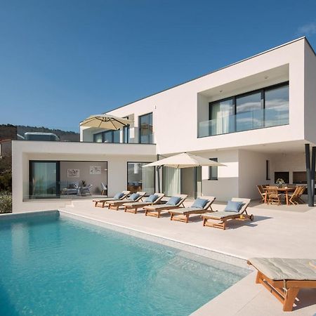 Villa Selene ラバック エクステリア 写真